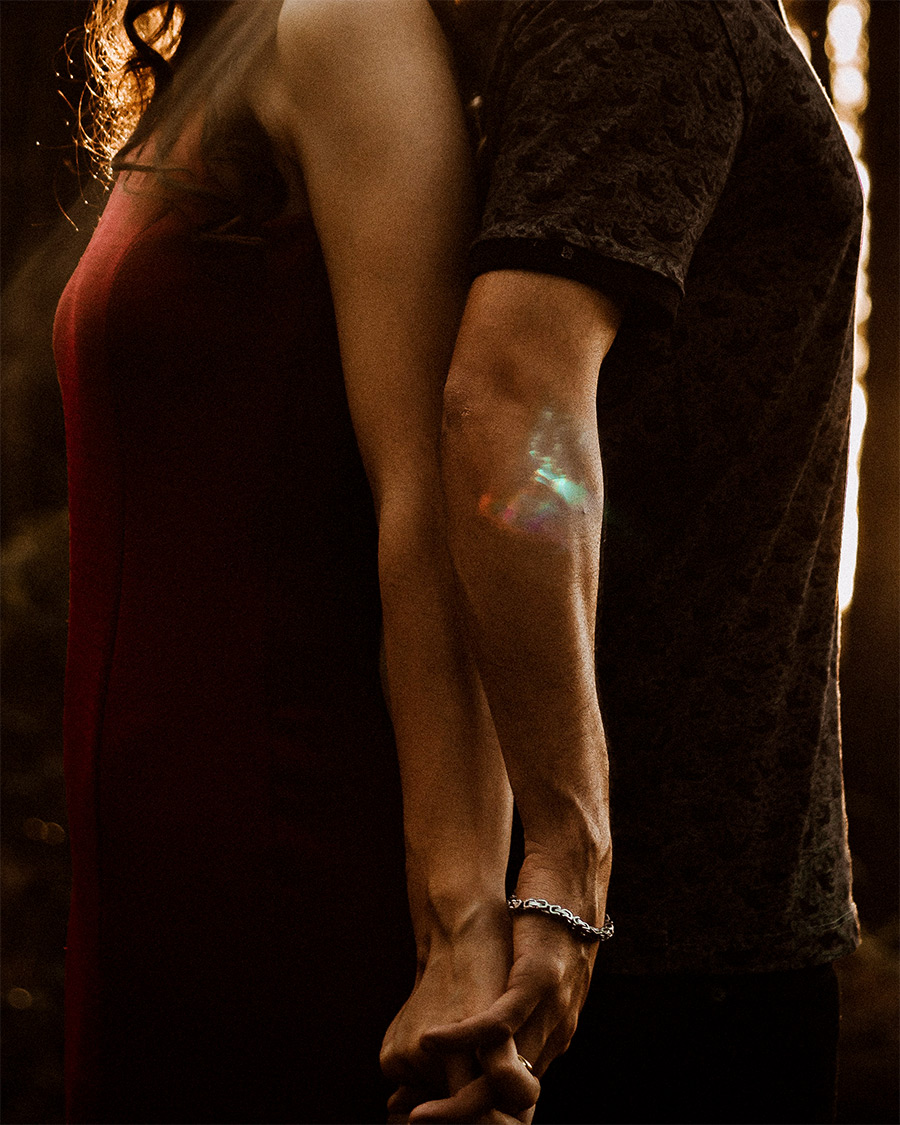 hands holding a circle